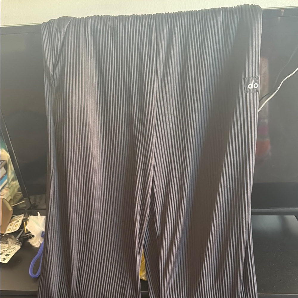 ALO Yoga Black Striped Pants